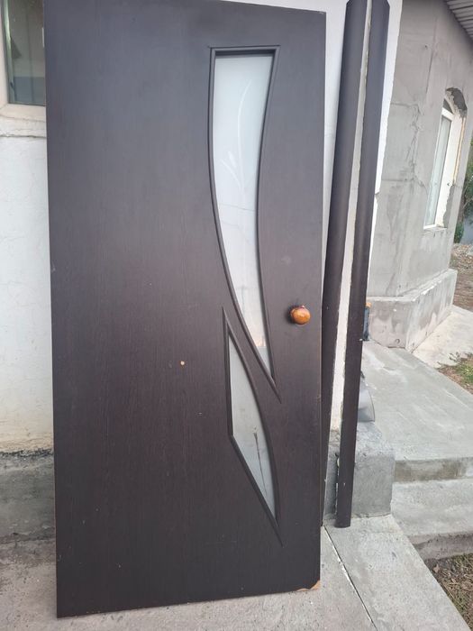 двери продаются срочно