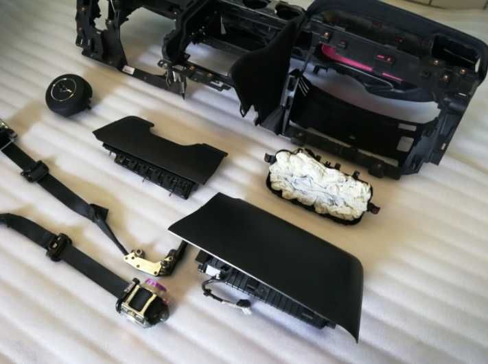 Ford Mustang 2013 - 2020 kit airbag sofer pasager plansa bord centuri