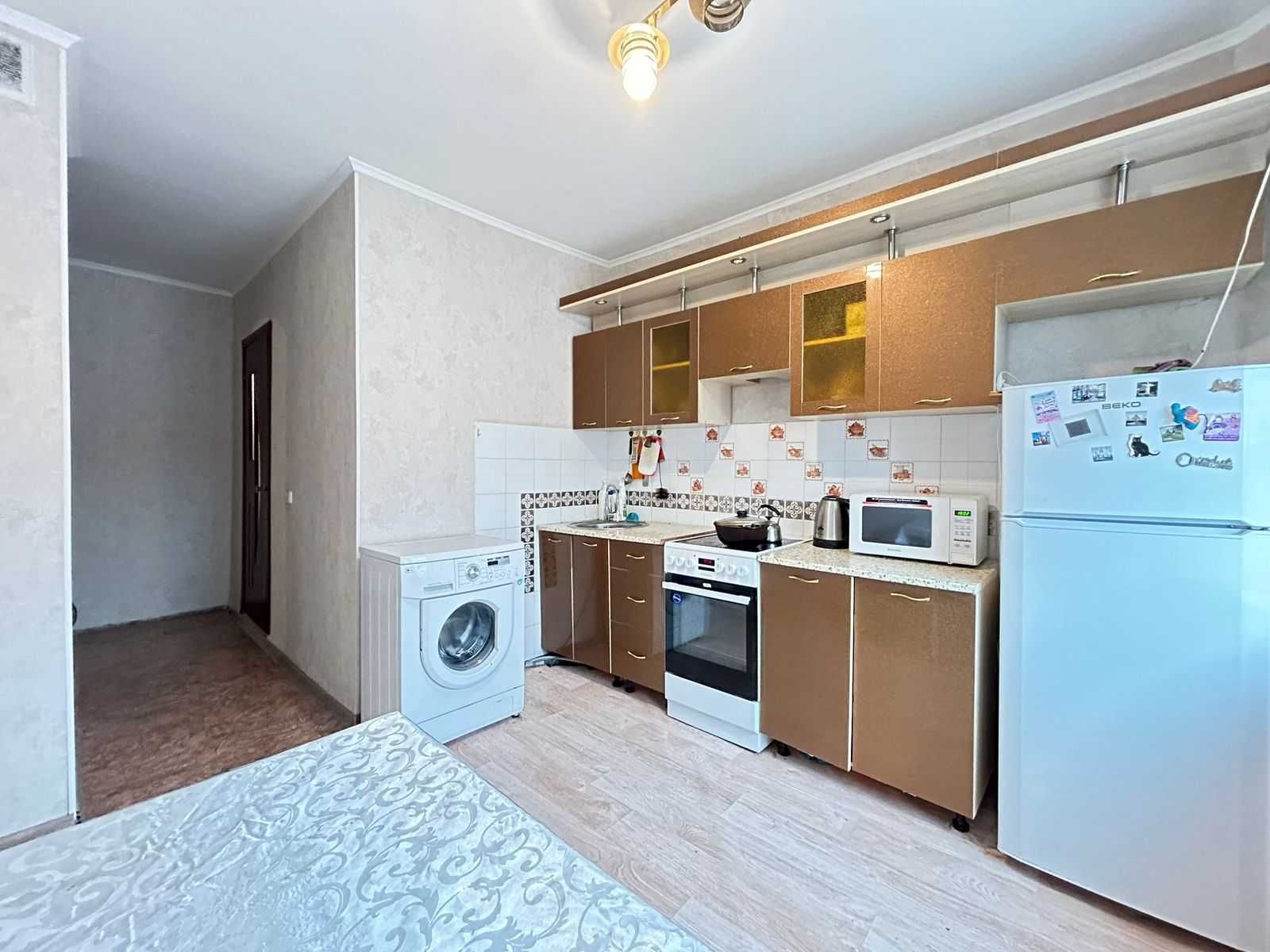 Продам 2-комнатную квартиру, Республики, 52 м², 3/9 этаж