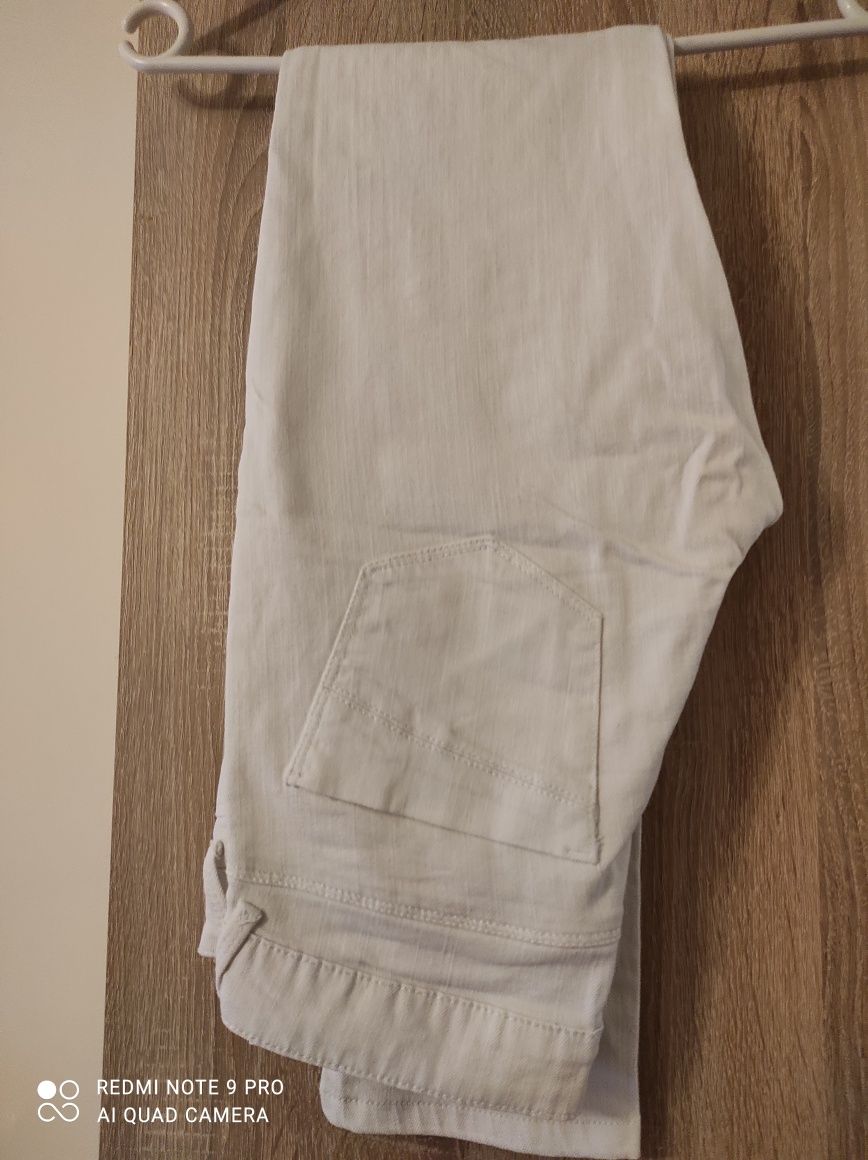 Vand  lot pantaloni/ blugi