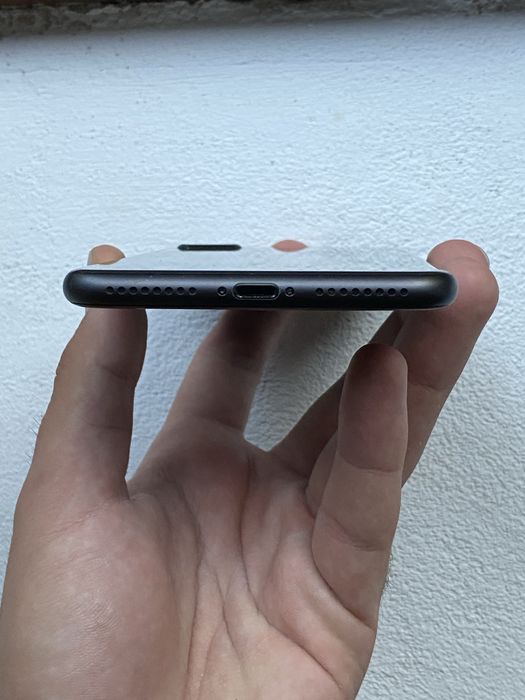 Vând iPhone 8 Plus, Space Gray, 128gb
