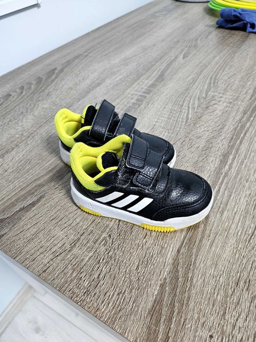 Детски маратонки adidas номер 23