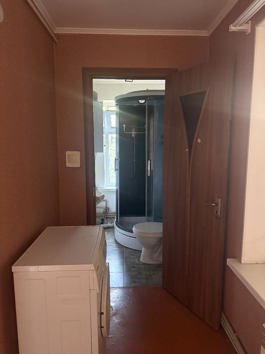 Тре комнатная времянка на долгий срок, молодежный семье можно с детми