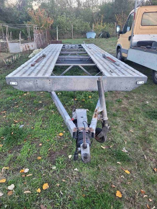 Авто Платфорна ремарке двойна под наем