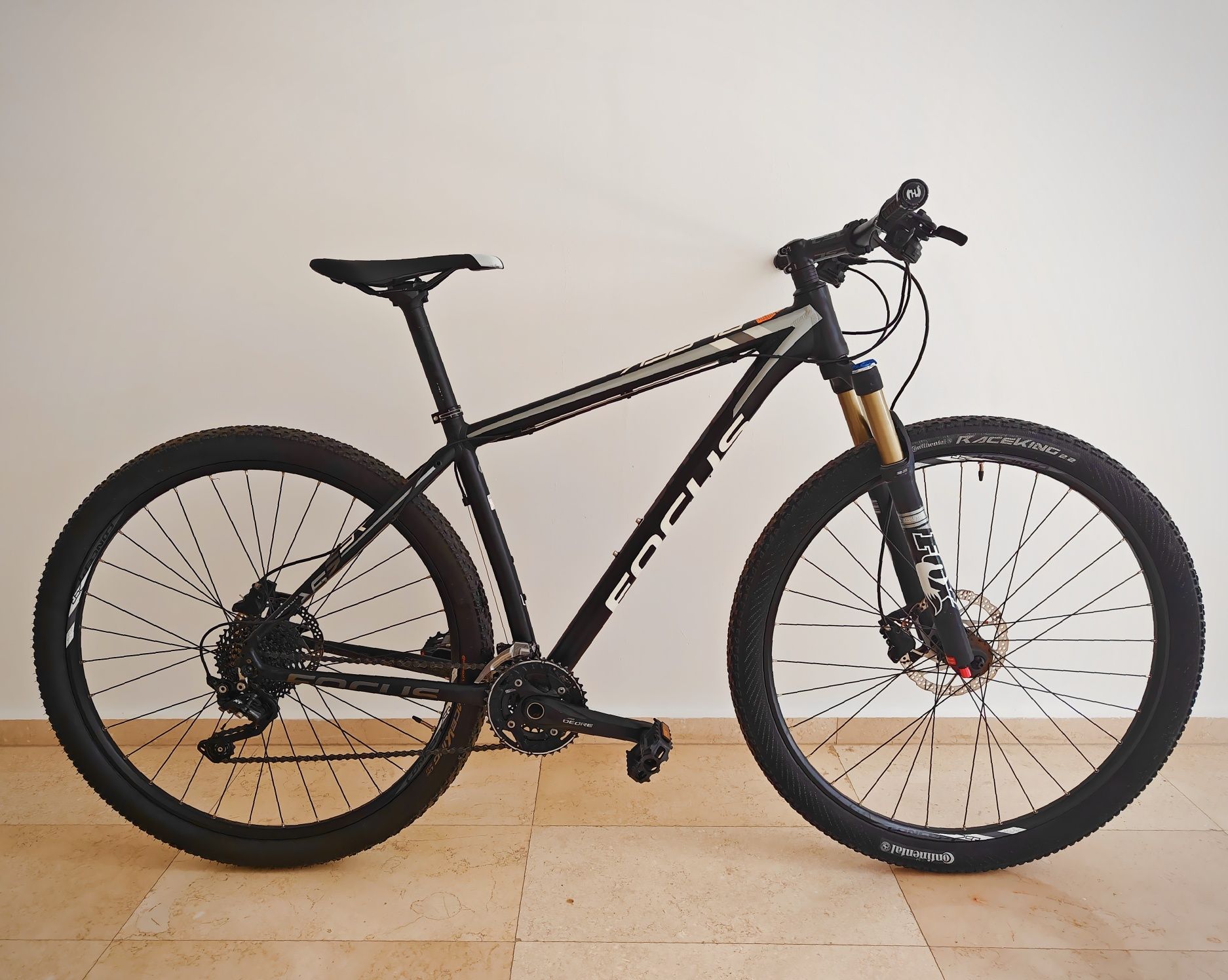 Bicicleta Focus Black Forest 29

Marime cadru: M
Marime roti: 29
Furca