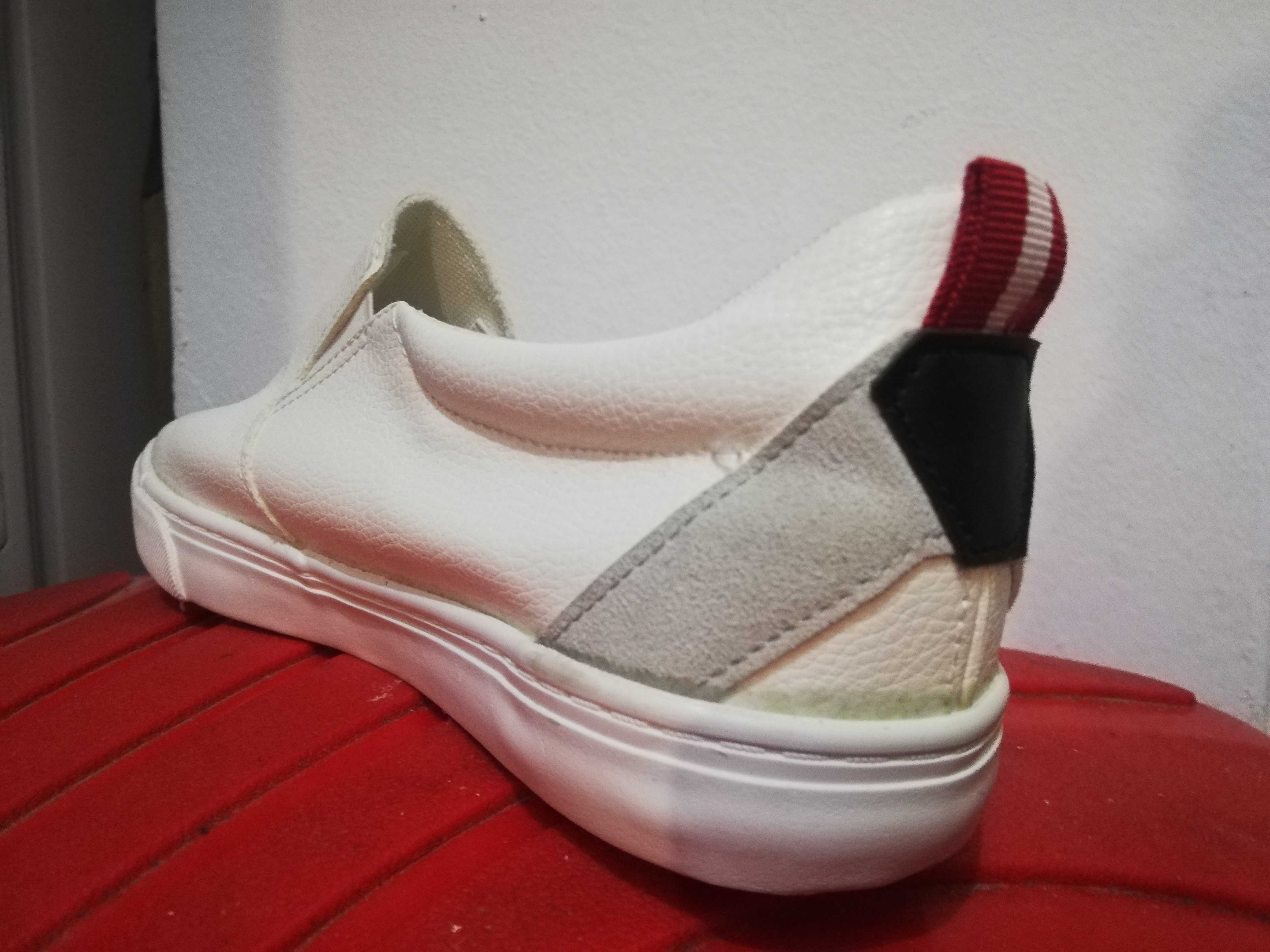 Pantofi sport eleganți de bărbați