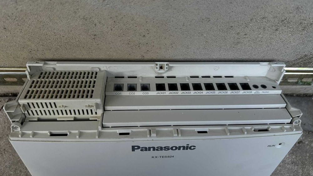 Centrala telefonica analogica Panasonic KX-TES824