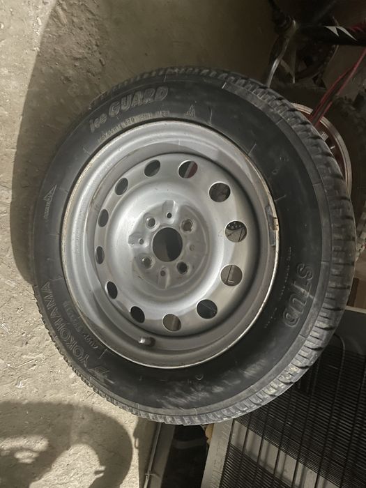 Продам зимние шины на р14 с дисками