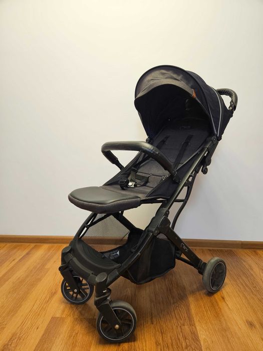 Carucior sport Momi Estelle