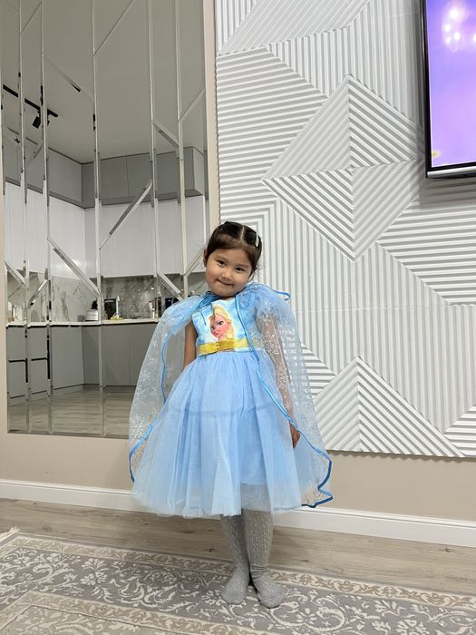 Костюм Эльзы и зайчика