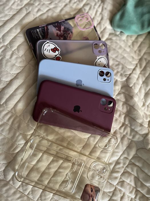 Продам все в одни руки чехлы на iPhone 11