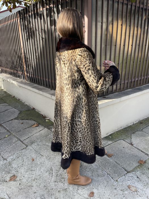 Haina cloche din blana naturala de ocelot