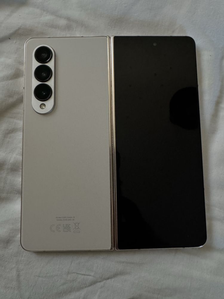 Samsung galaxy Z Fold 4. 512Gb/12Gb