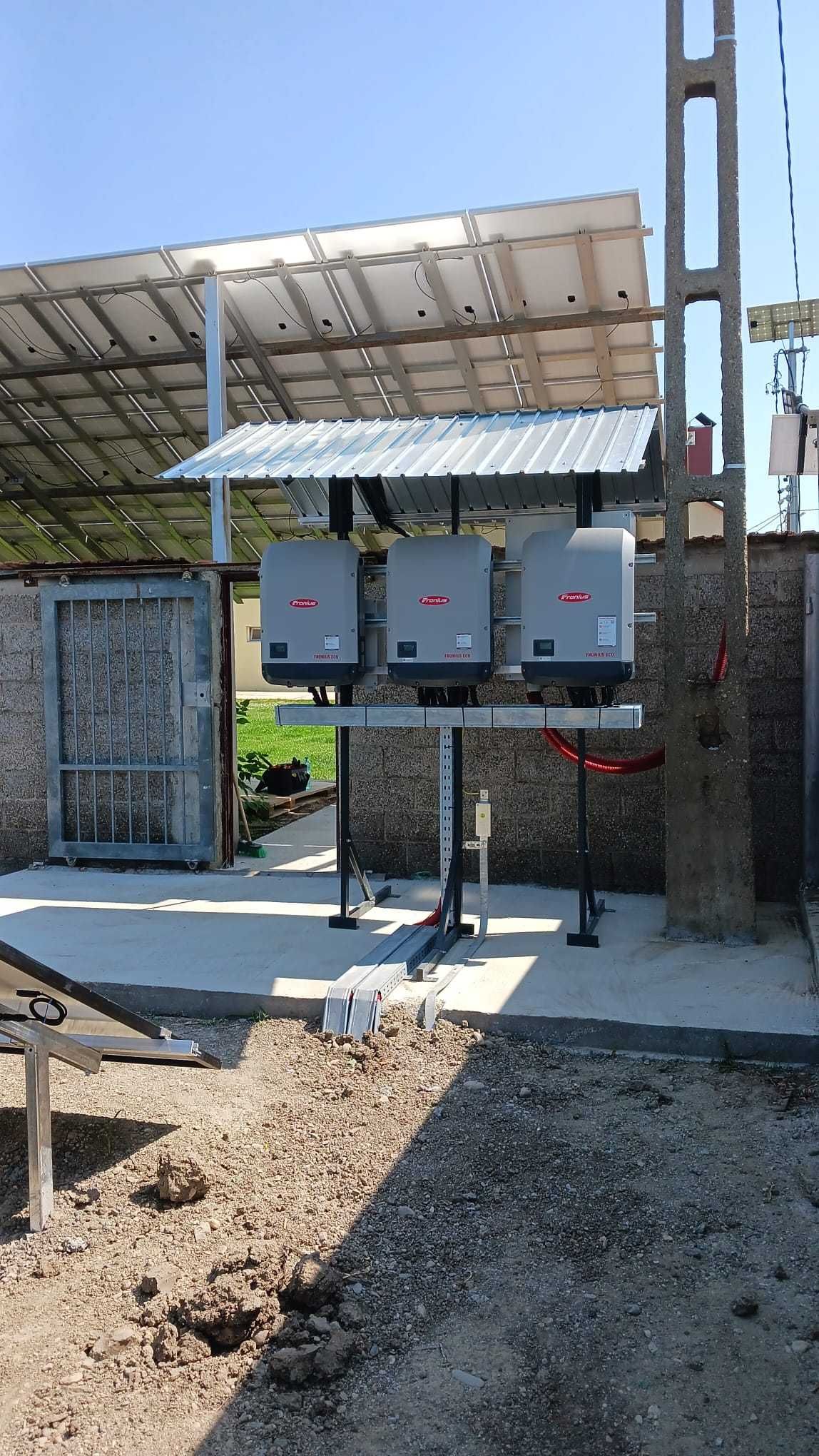 Montaj sistem fotovoltaic on-grid si off-grid la cheie