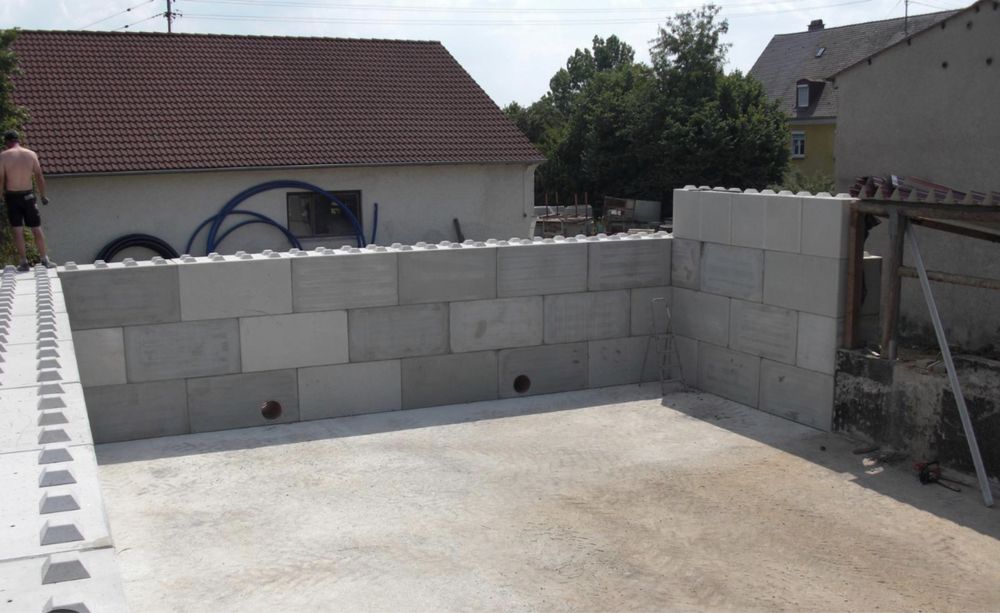 Despartitoare din beton, bloc tip lego, beton lego, boltari beton,