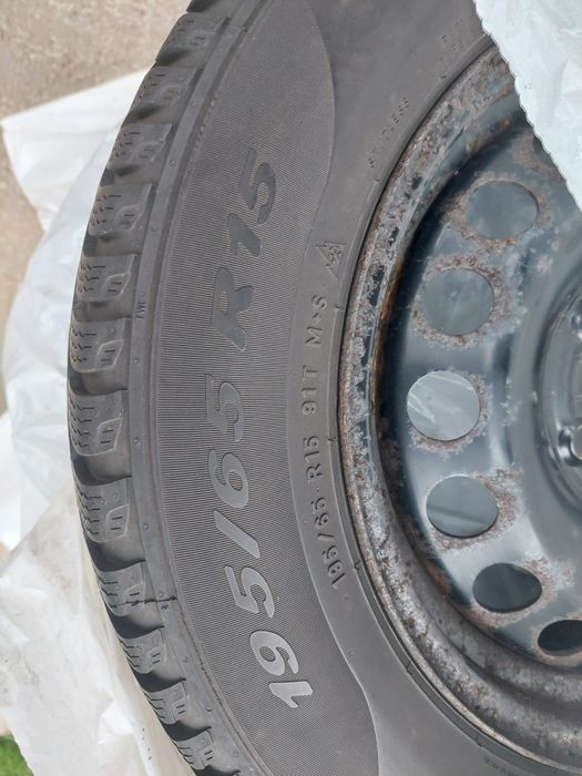 Set 4 x Roti Pirelli VW Golf 6 Iarna 195/65 R15 91T