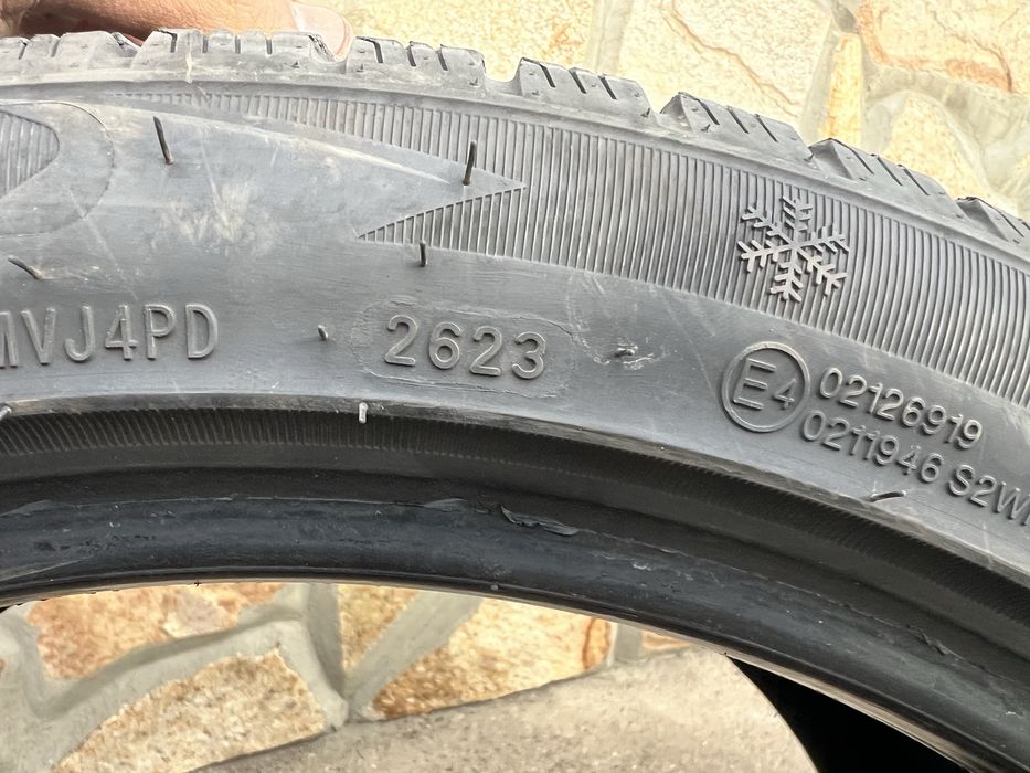 Зимни гуми 245/40 19  Roadmarch 2 броя