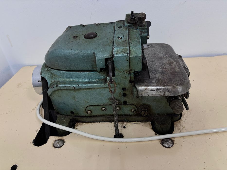 Оверлок б/у рабочий