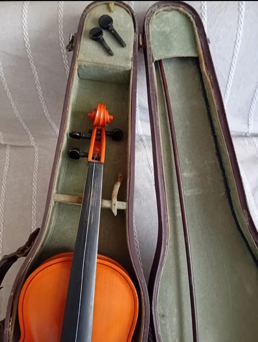 Vioară 4/4, confecționată la Reghin în 1968