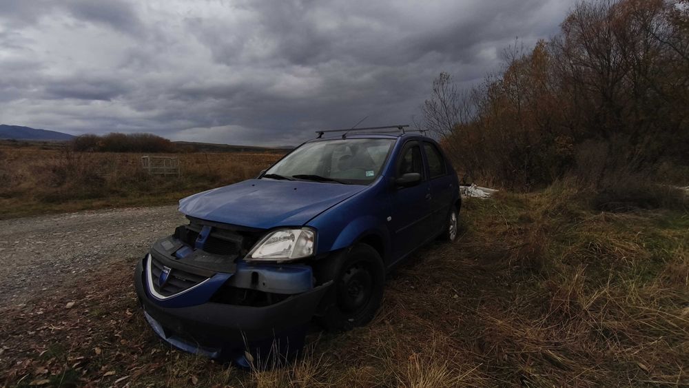 Vand Dacia Logan pentru dezmembrări