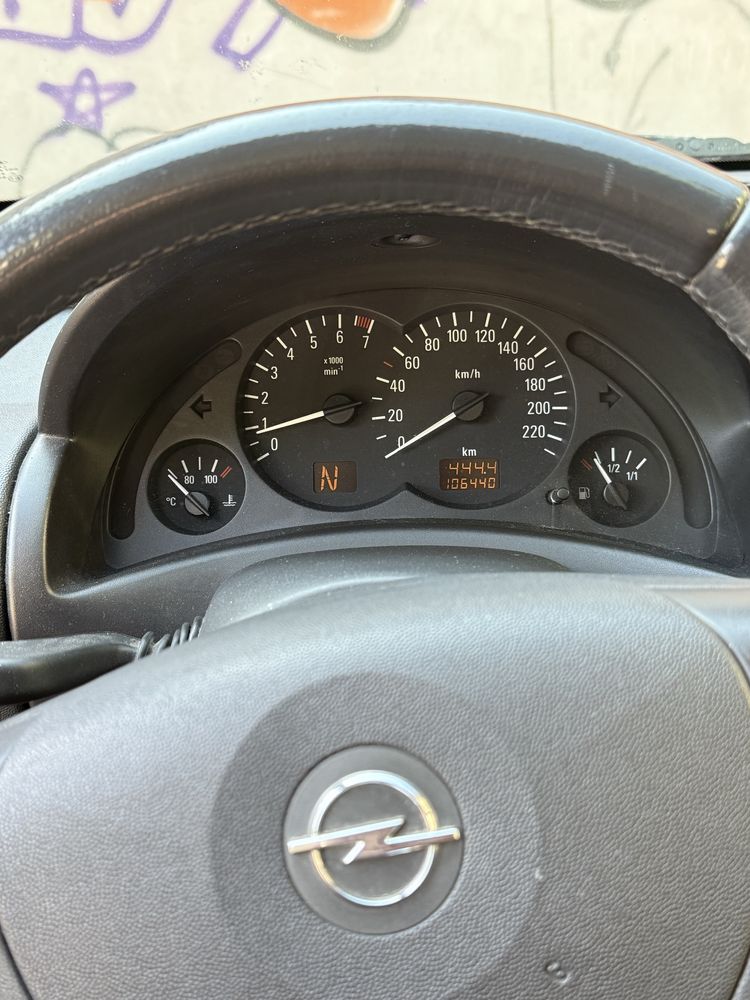 Vand opel corsa 1,2 benzina (automat)