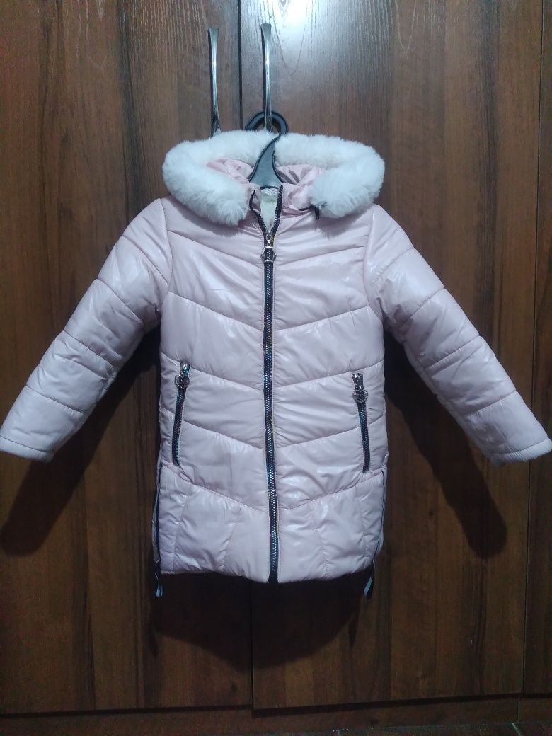 Зимняя куртка на девочку 6-7лет