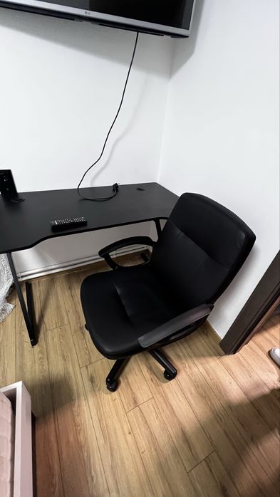 Vand birou gaming + scaun