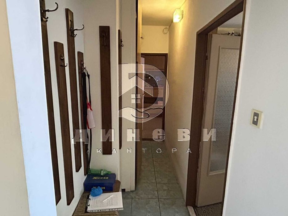 Продава се Тристаен апартамент в Стара Загора, Център - 58 кв.м за 1552 €/кв.м - Снимка #3