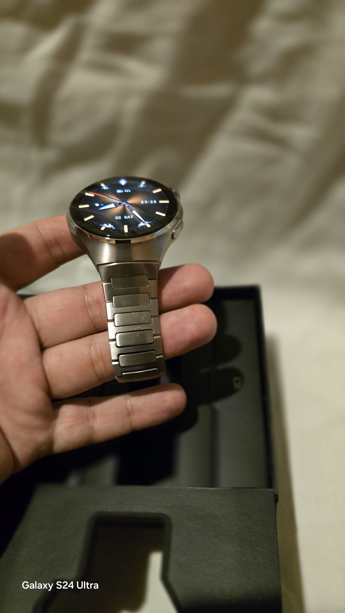 Продавам Huawei Watch 4 pro Titanium