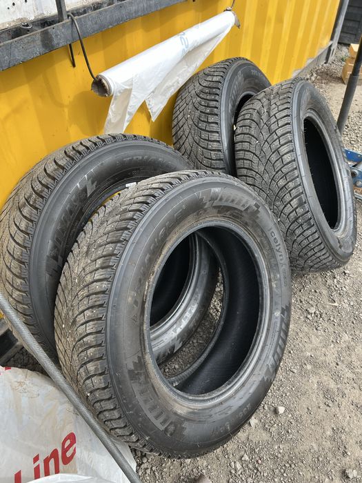 Новый комплект  TRIANGLE ICE LYNX шипы  235 - 65 - R17