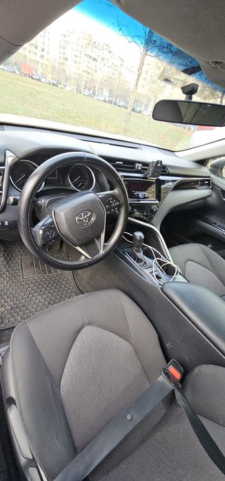 Toyota Camry hybrid Uber Black/ Bolt premium