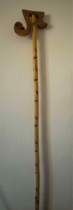 Ръчно изработена дървена гега