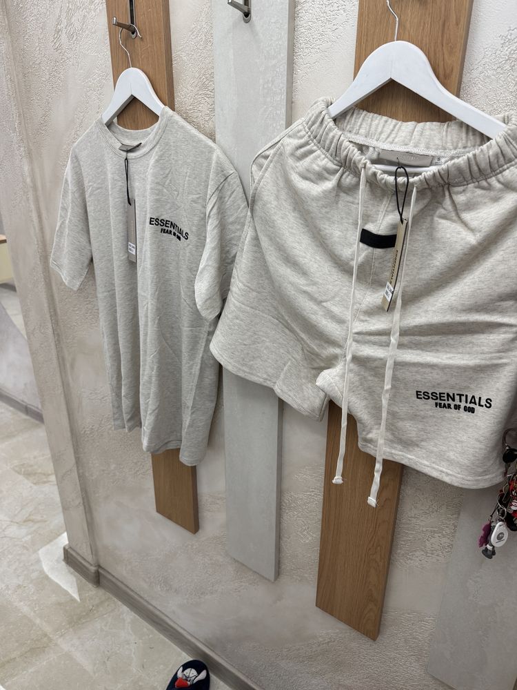 Екип Essentials S
