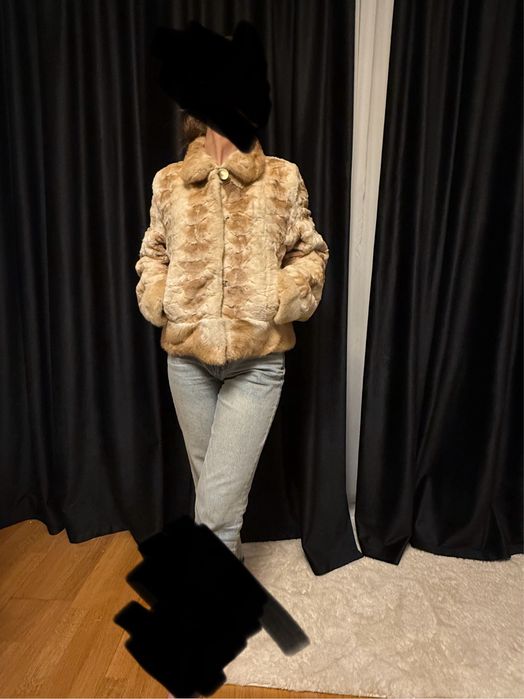 Blanuri naturale din vulpe polara si din nurca tunsa cu vizon