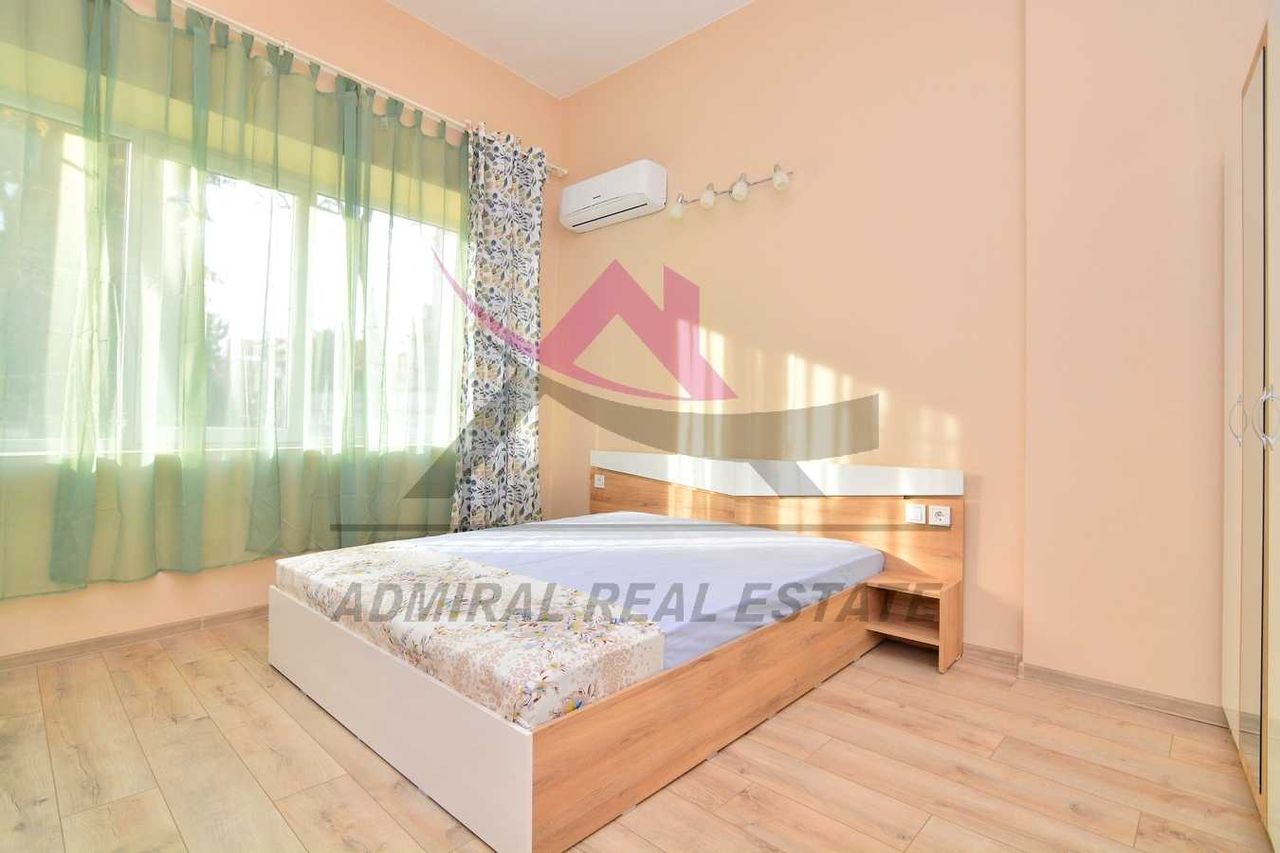 Дава се под наем Четиристаен апартамент в Варна, Център - 100 кв.м за 890 € - Снимка #2
