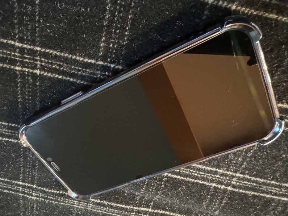 iPhone 12  мервен