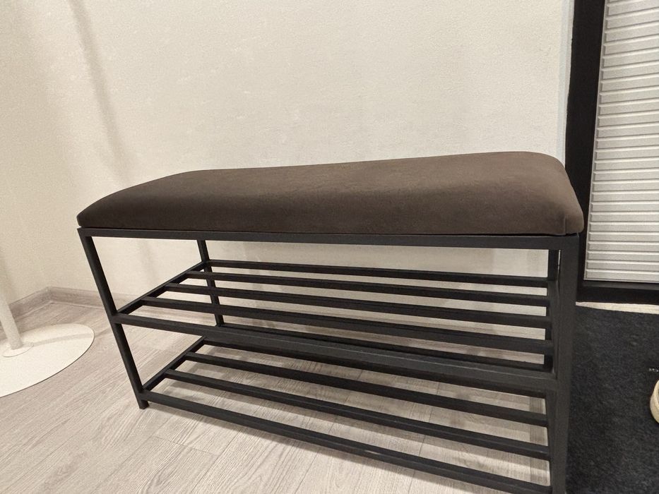 Продам обувницу новая