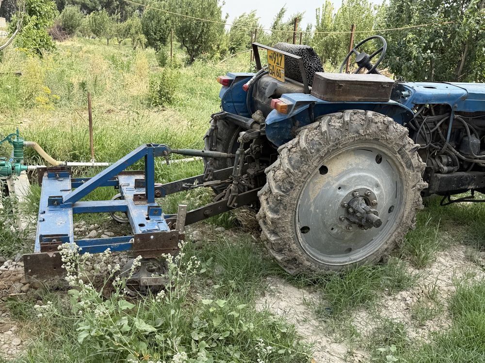 Traktor sotiladi MTZ motor kalitda yuradi