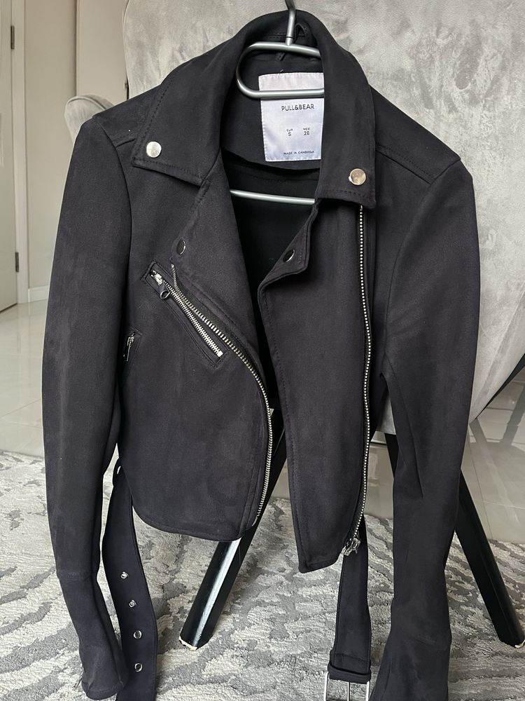 Яке (велурено) Bershka