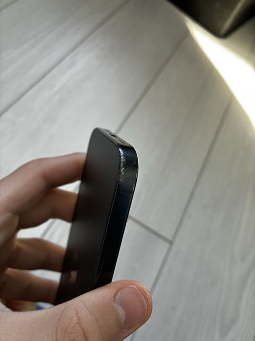 iPhone 16 pro 99%батерия