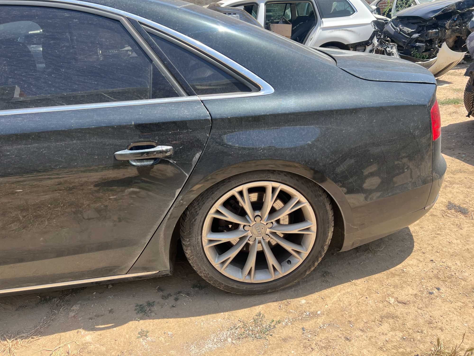 Aripa stanga spate Audi A8 D4 4H originala neagra impecabila 2011 2018