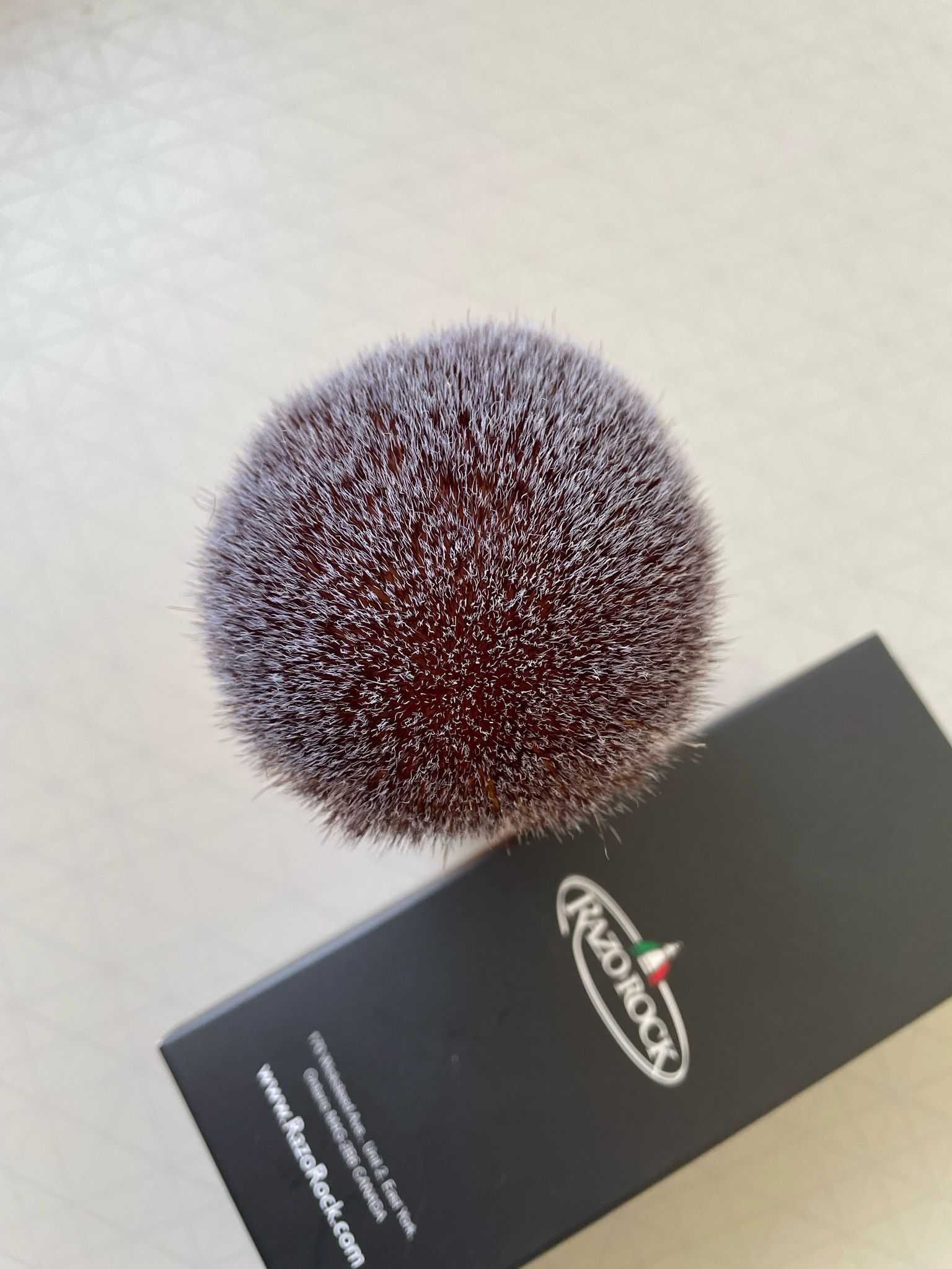Pămătuf barbierit sintetic RazoRock Plissoft "BEEHIVE"  - XL SIZE 28mm