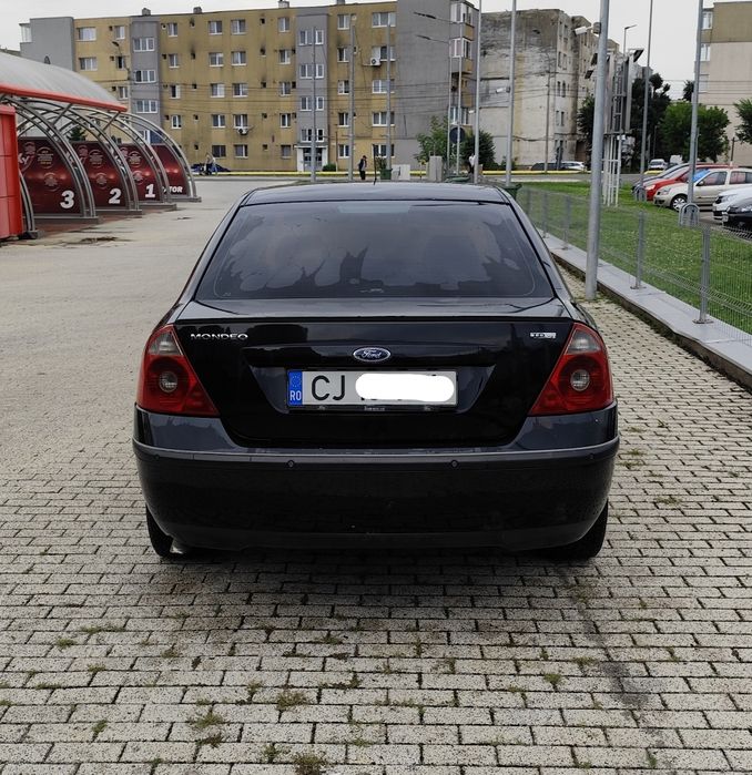 Vând Ford Mondeo
