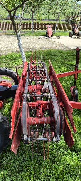 Grebla cu motor nou Pottinger sau Reform