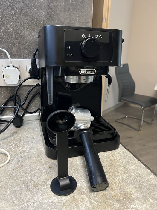 Еспресо Кафемашина DELONGHI EC235.BK