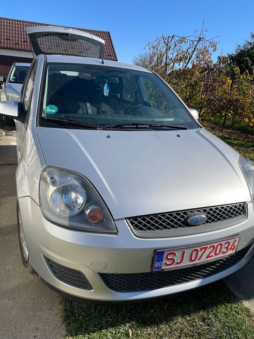Vând Ford Fiesta 2008