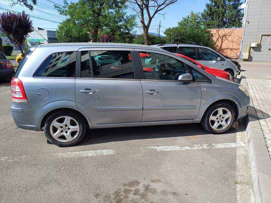 Vând Opel Zafira B (7 locuri)