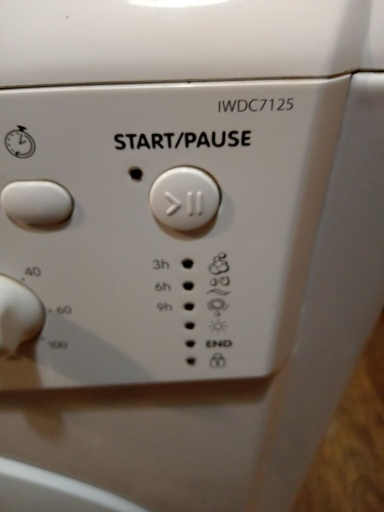 Пералня със сушилня Indesit