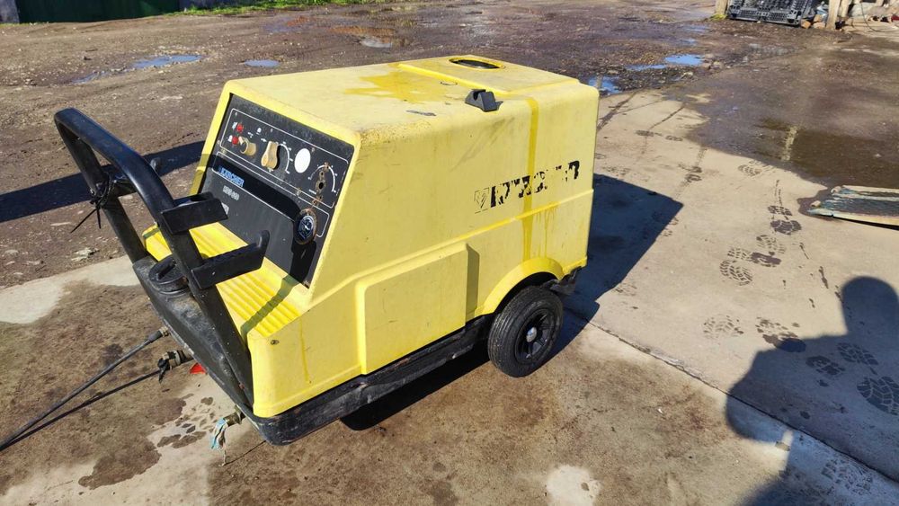 Продавам пароструйка Керхер