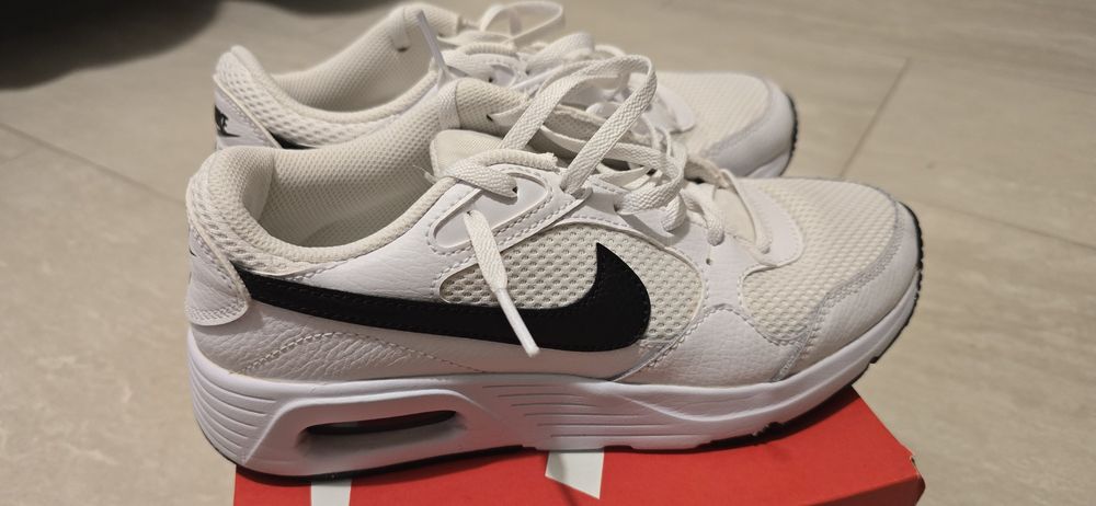 Adidași Nike marimea 38.5